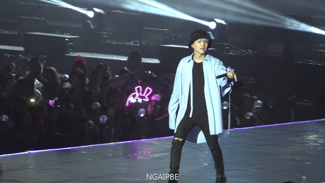 4K직캠 - Wings Macao - Outro (Suga Focus) - 171104
