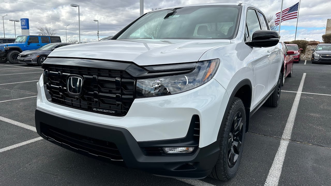 2024 Honda Ridgeline Black Edition - Platinum White Pearl - Walkaround