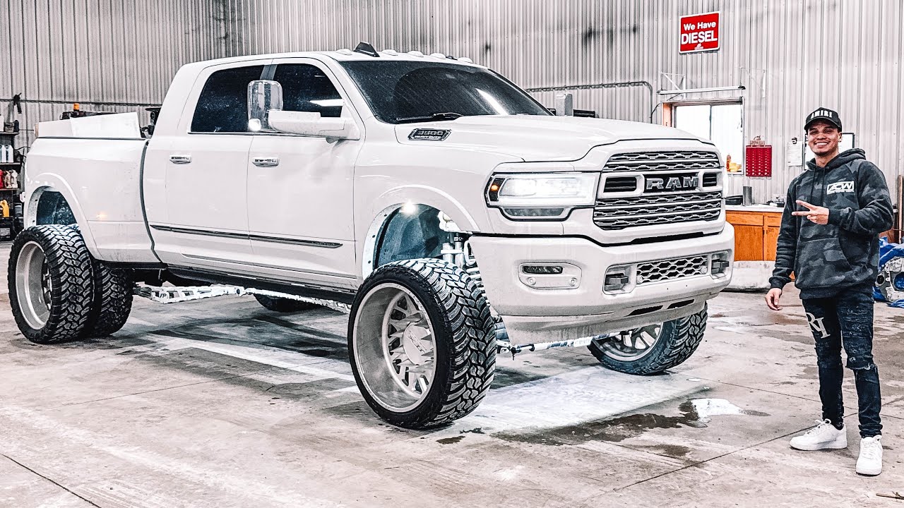 I Bought The BADDEST 5th Gen Cummins Dually! *New Tow Rig*
