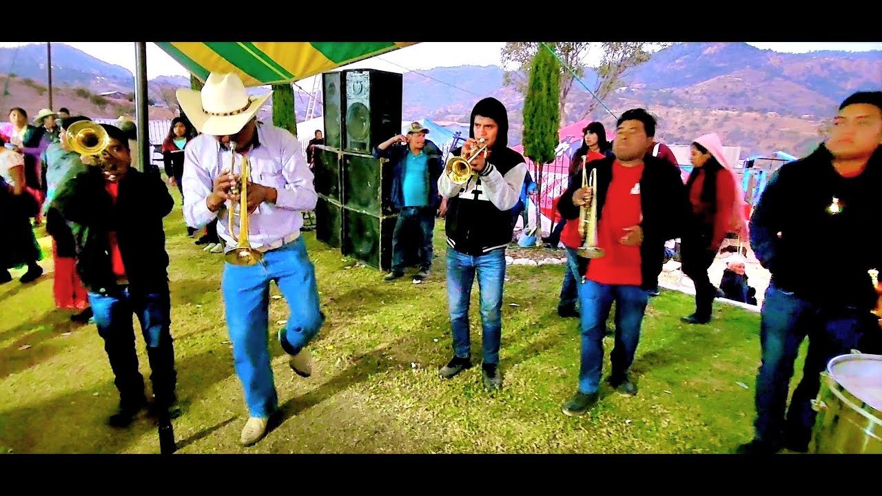 El trompetista alegre y su banda ñuu savi chilenas y zapeteados de la mixteca santa cruz sinicahua