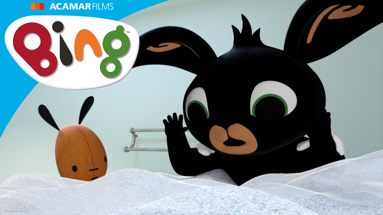 ¡Es la hora del baño, y Bing echa un chorrito de jabón de burbujas en el agua! | Bing Español