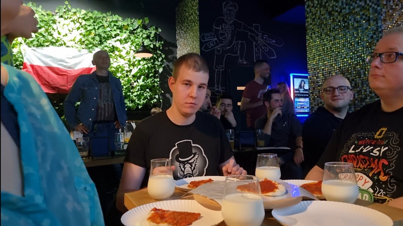 Wyzwanie ostrej pizzy w barze Kufloteka w Warszawie