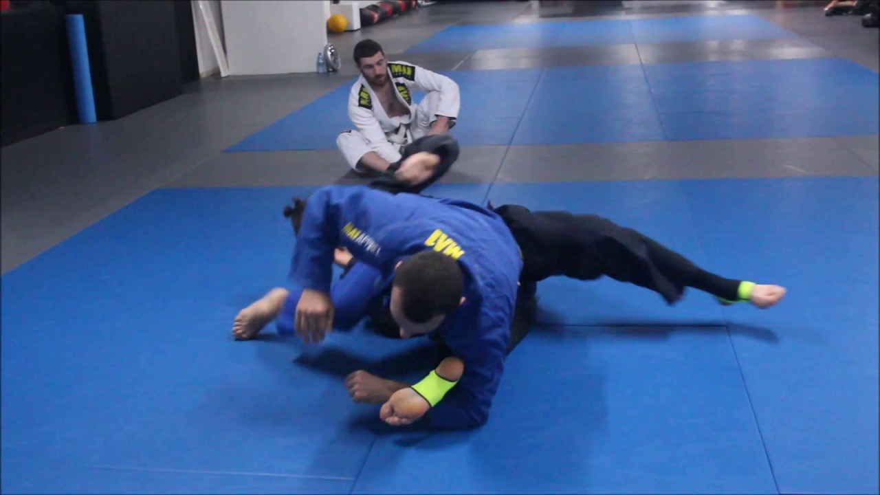 Countering the standing guard open. Lumberjack/ flower sweep, triangle, armbar combo (Lachln Giles)