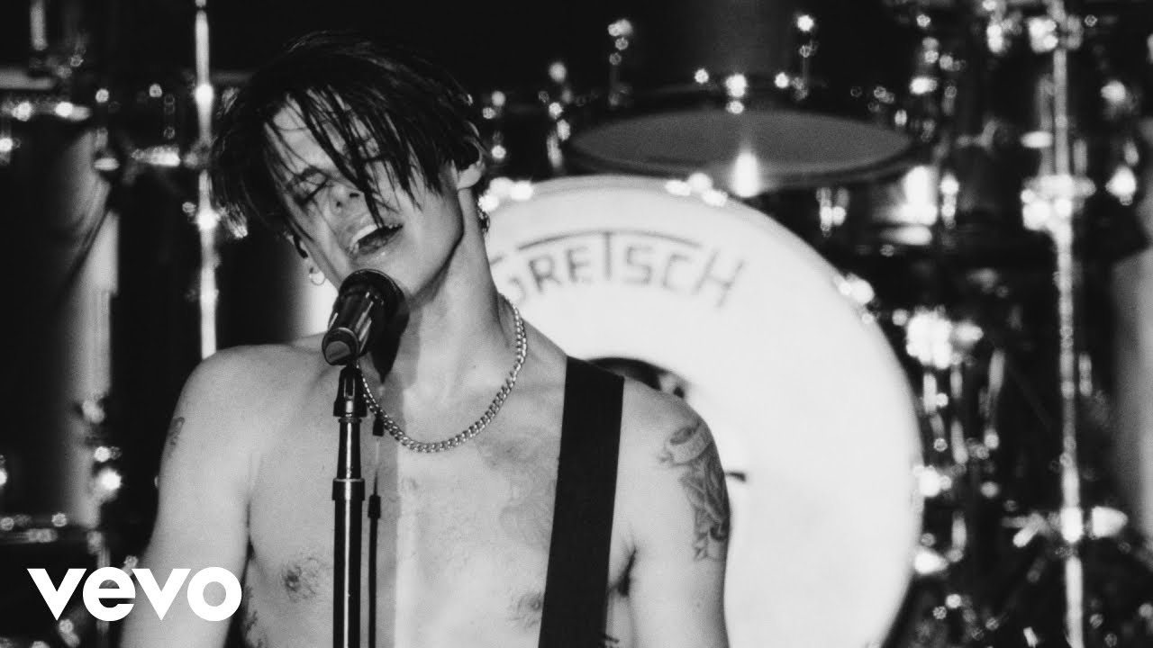 YUNGBLUD - Zombie (Live from BLUDFEST)