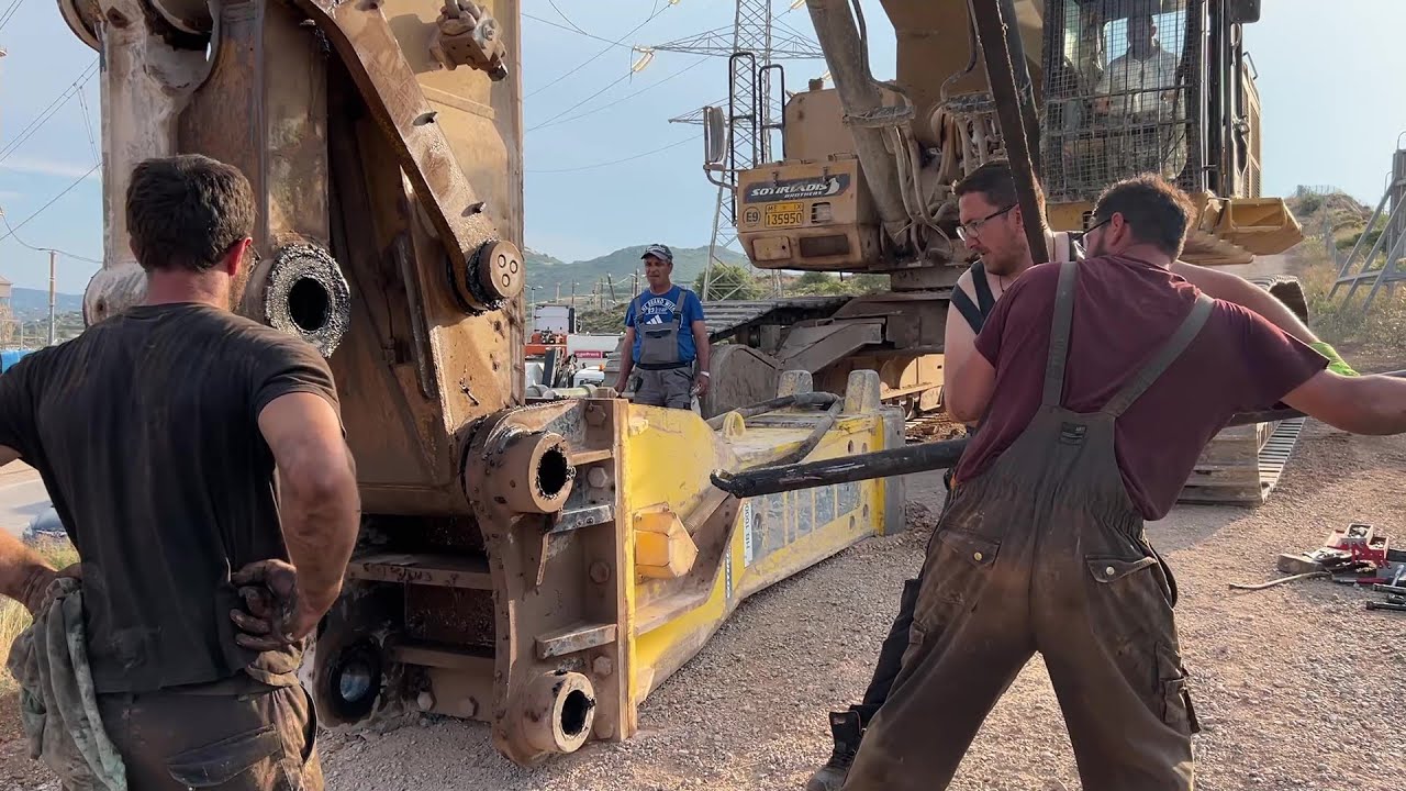 Transporting The Caterpillar 385C Excavator To The Next Job - Sotiriadis/Labrianidis Constructions