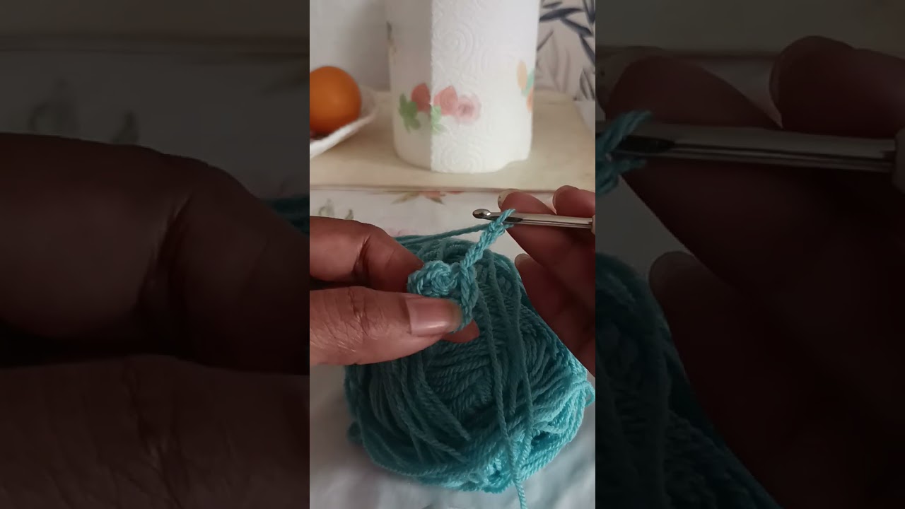 To crochet a simple flower 