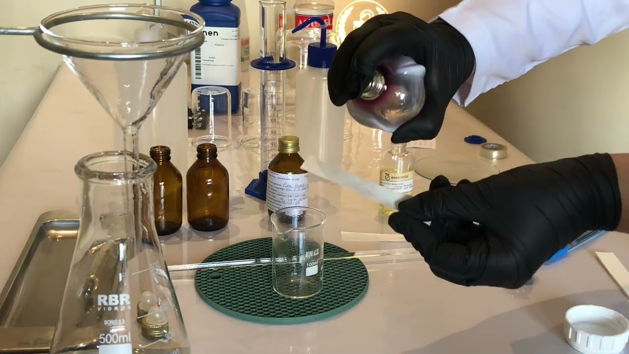 Manipulando a essência inspirada no Pure Poison – Dior | Base limpa, sem aditivos