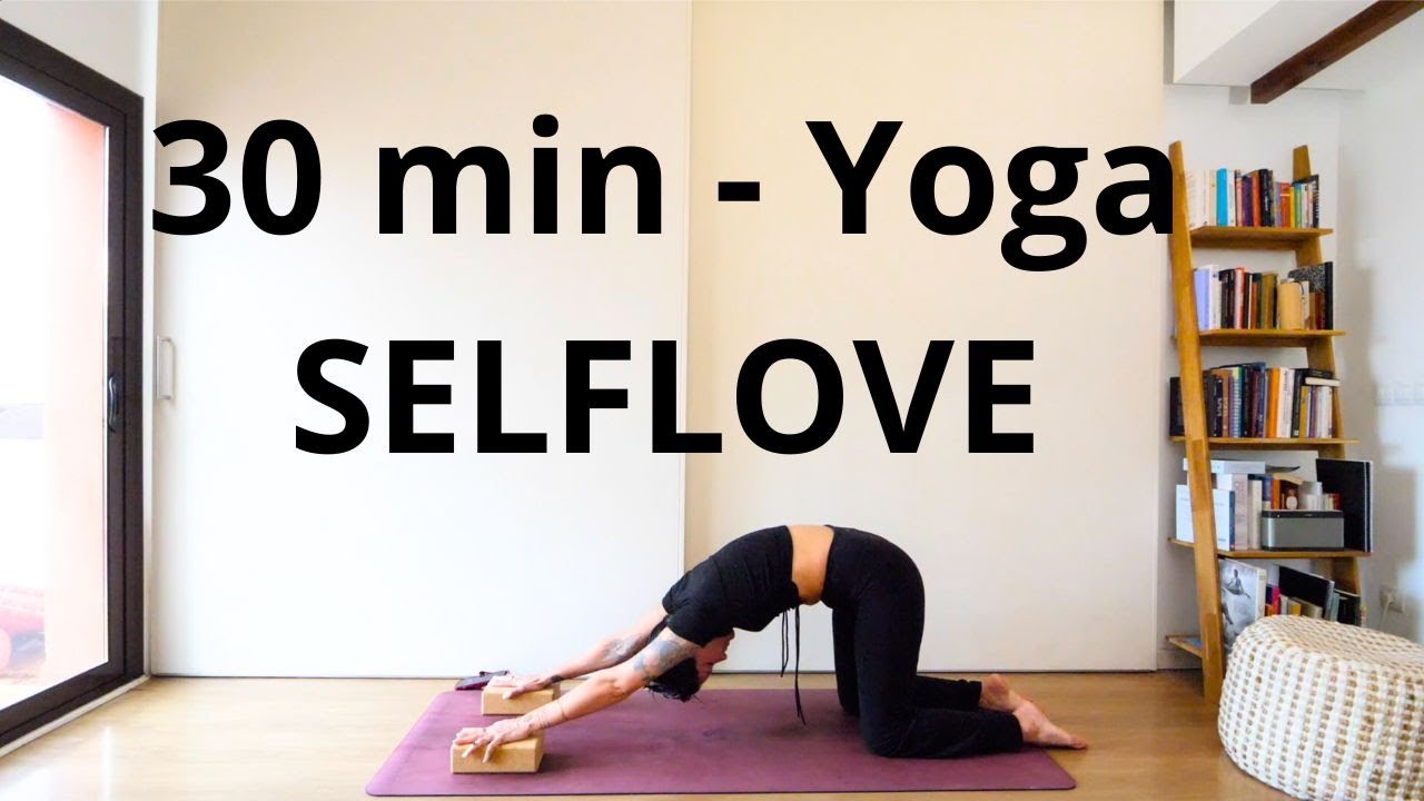 Cosmos Family Yoga - 30 min de SELFLOVE - Extrait de la Série BLOOM