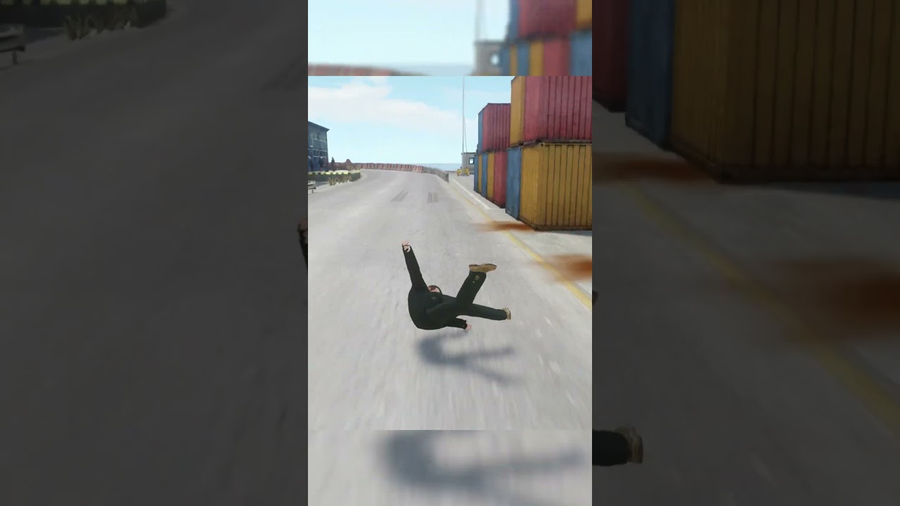 Niko crashes into the harbor #gta #gtaiv #gta4