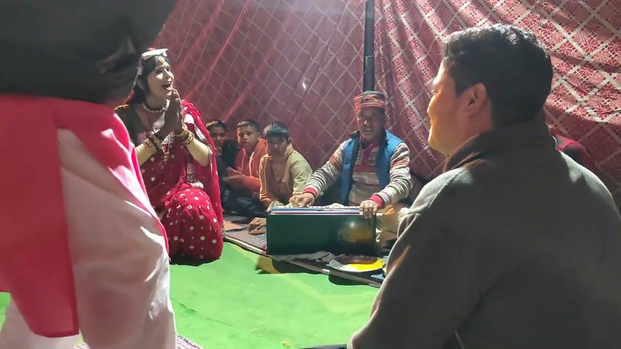 उत्तराखंड के प्रसिद्ध कलाकार श्री श्यामलाल जी और उनकी पूरी मंडली ने महफिल में चार चांद लगा दिए..।।। 