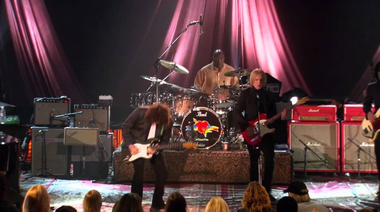 Tom Petty & the Heartbreakers - Love is A Long Road Soundstage [2003]