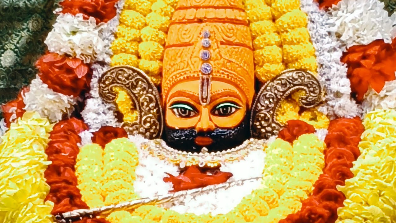अर्जी रखकर देखो चौखट पर खाटू वाला स्वीकार लेता है।मुश्किलें कितनी बड़ी क्यों न हो