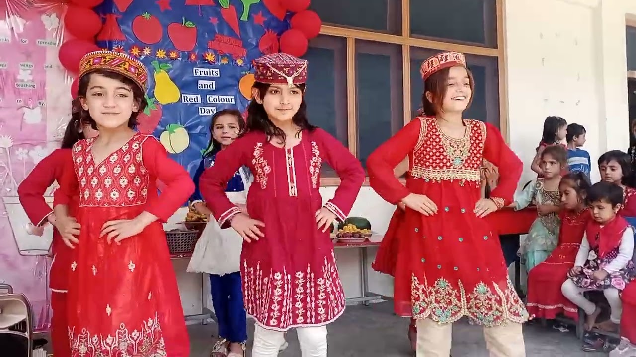 Hum Gilgit-Baltistan k he by students of the Baccalaureate School System Gahkuch