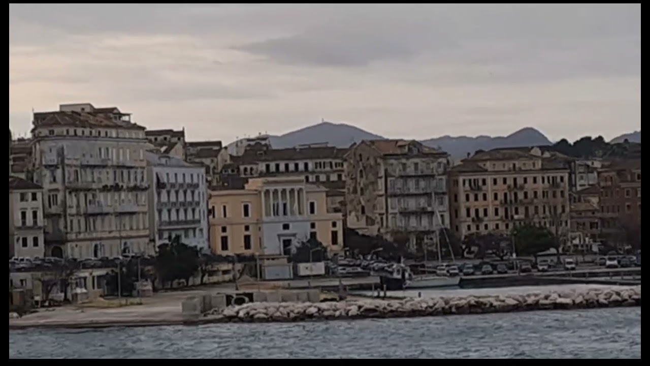 Παλια πόλη της Κέρκυρας από το φερυ μποτ