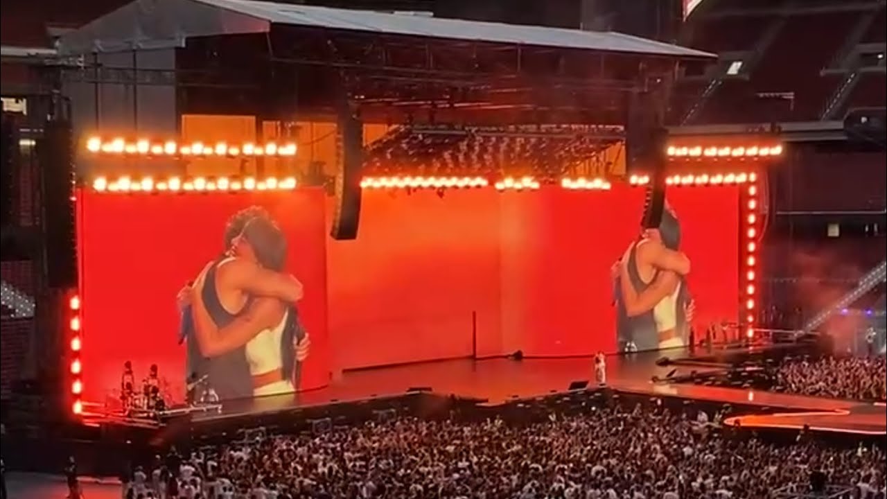 “SI TU LA QUIERES” y “MI PRINCESA” - David Bisbal y Aitana (En directo Estadio Metropolitano)