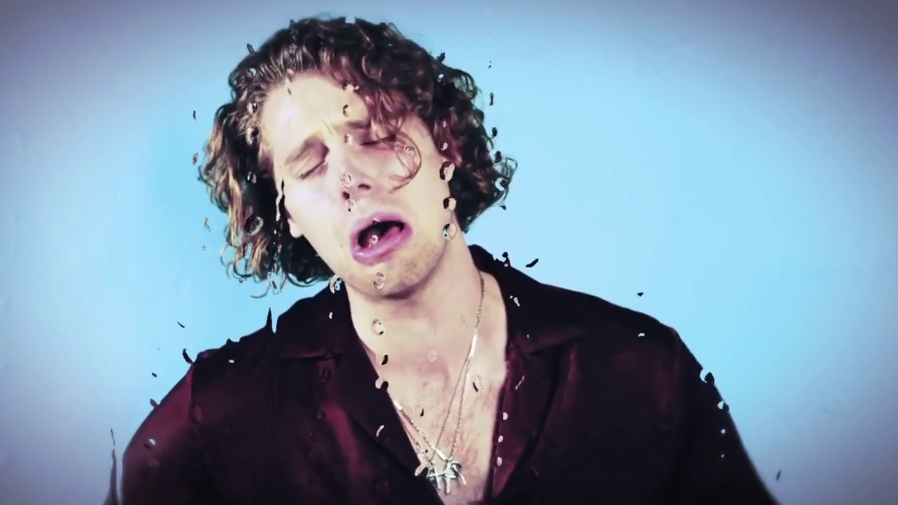 2 mins and 46 seconds of luke hemmings content