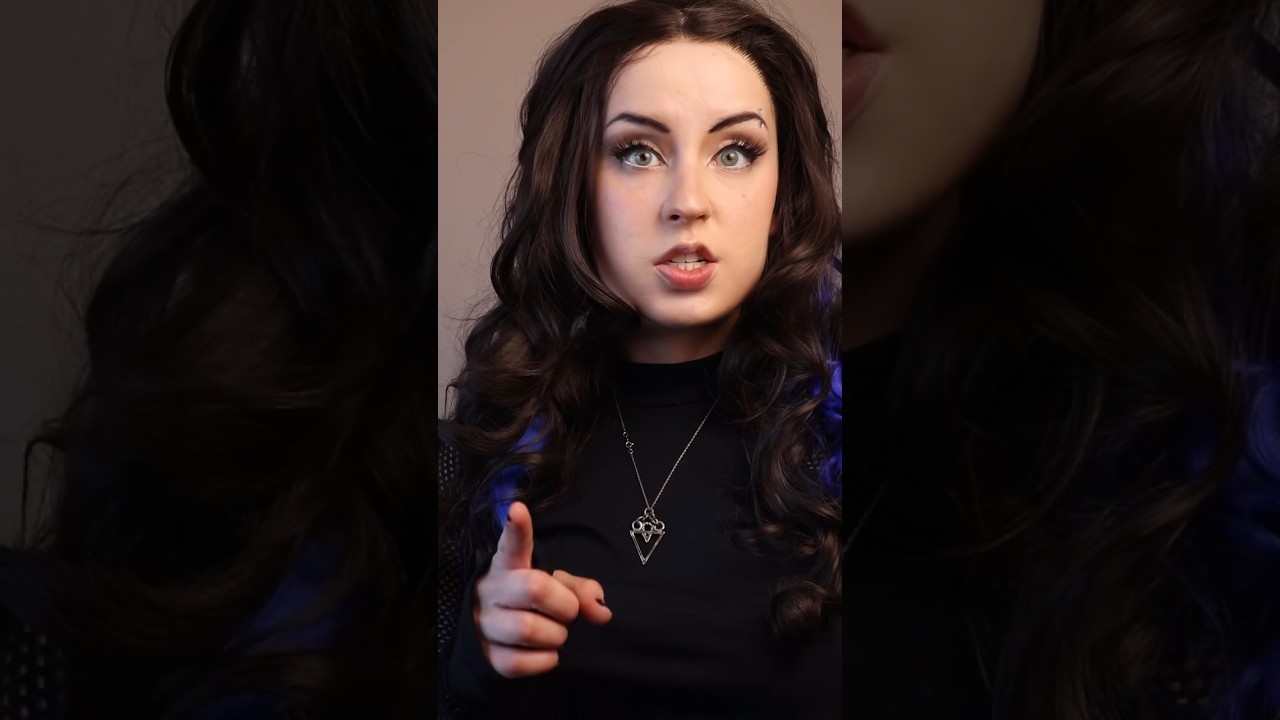 Джейд Уэст против собак — косплей «Виктория-победительница» 💙🎤✨ (я действительно люблю собак)