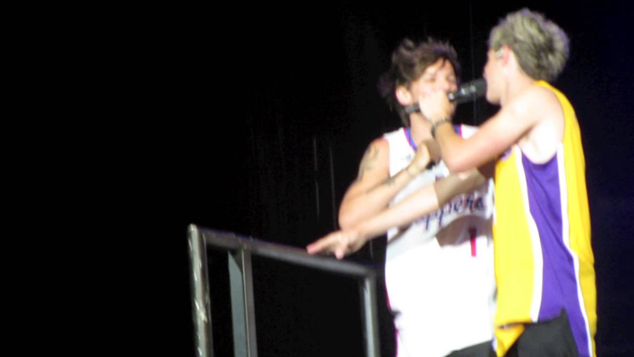 Niall & Louis calling a Mom out for trying to leave early