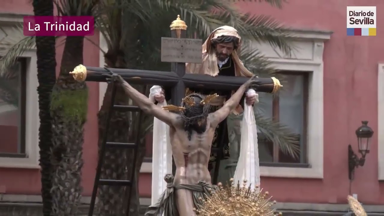 Hermandad de la Trinidad por la Plaza de San Francisco | Semana Santa de Sevilla 2025