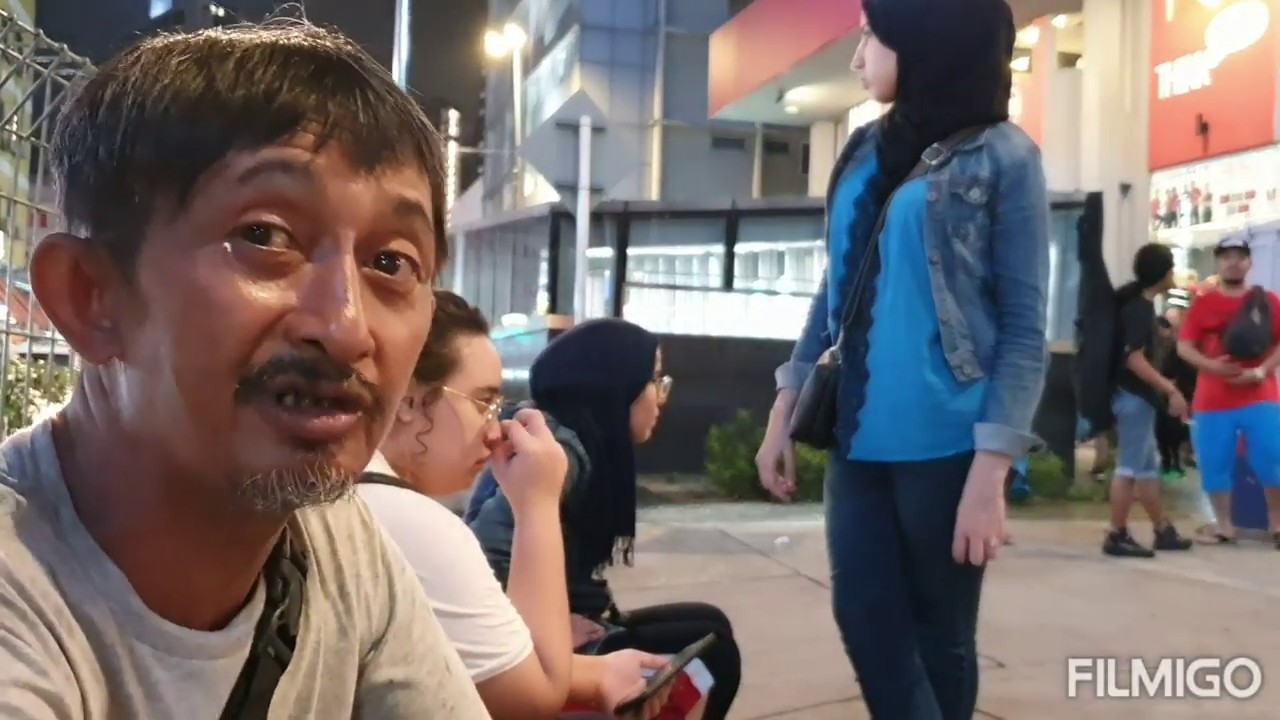Sisi gelap pemuzik jalanan...dia tak makan 60 hari...Selamat Asrin