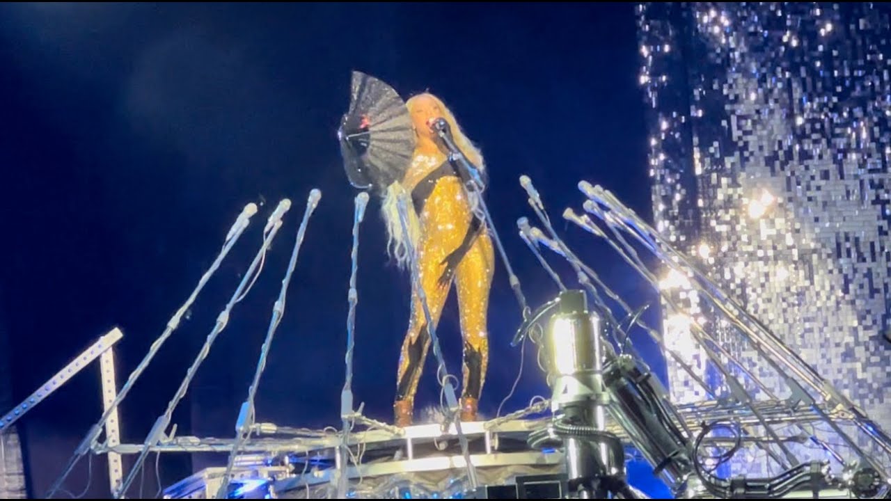 Beyoncé - Heated - Live from The Renaissance World Tour at MetLife Stadium