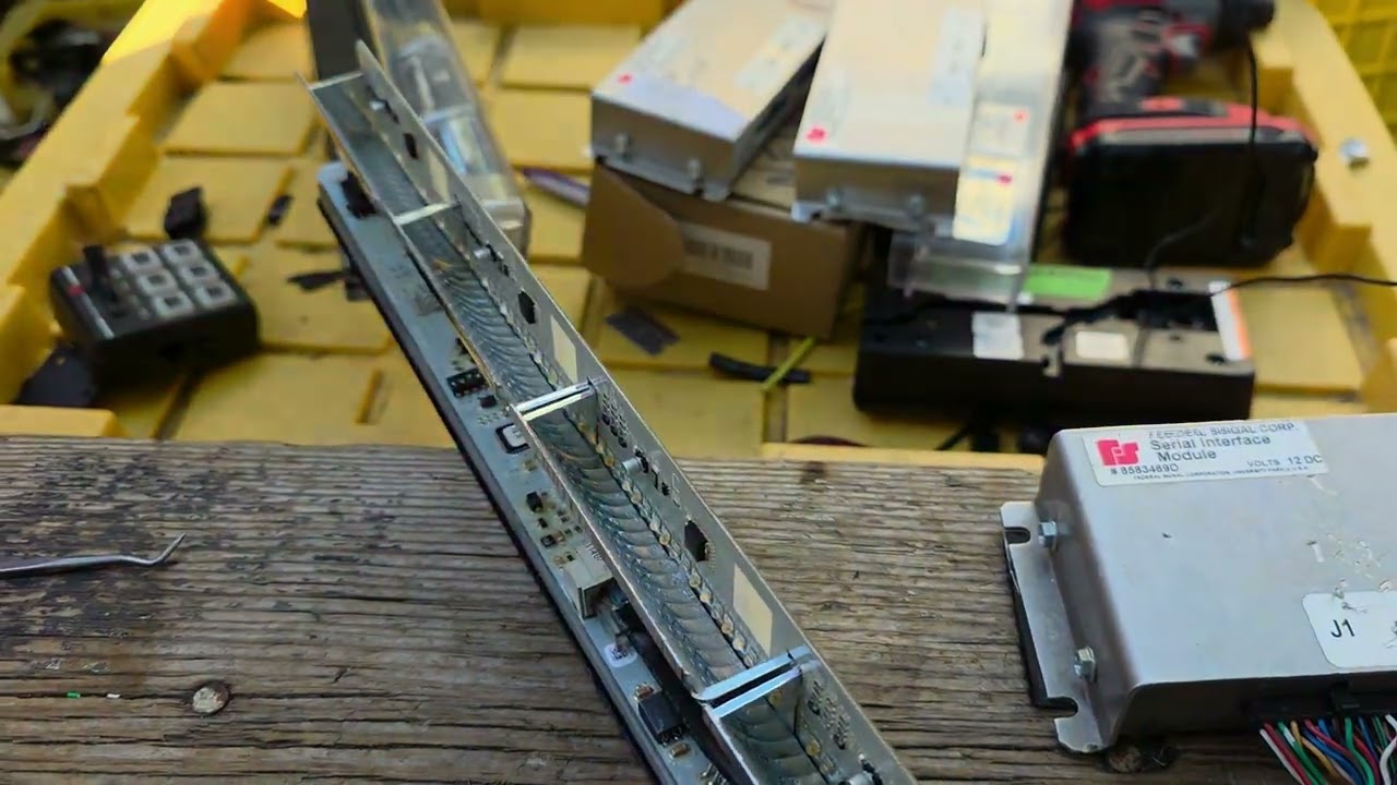 Federal Signal Interface Marriage To Lightbar 