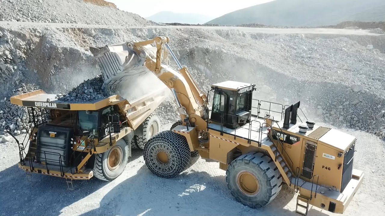 Caterpillar 992K Wheel Loader Loading Caterpillar 777F Dumpers - Interkat SA