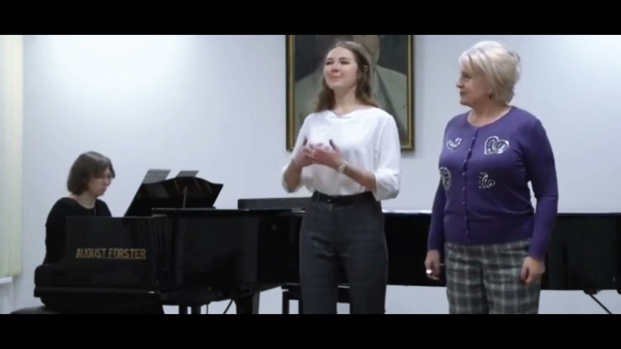 Что значит связь с дыханием во время пения показала Марина Шутова.