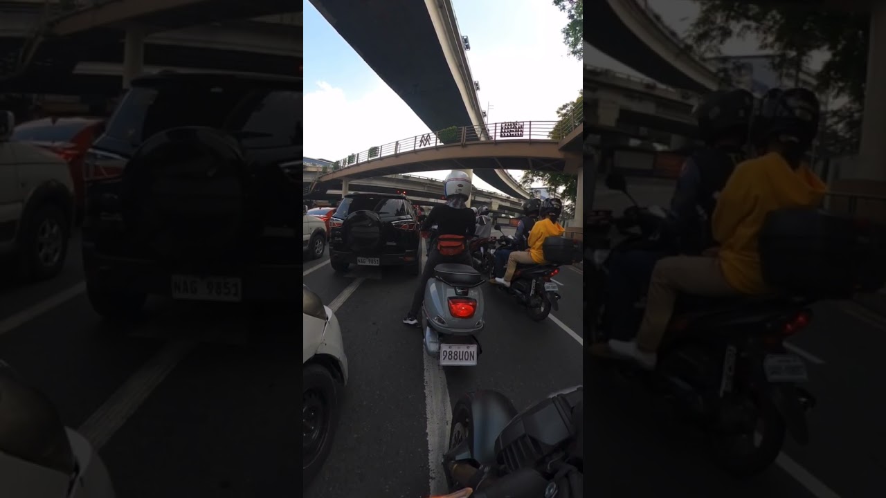 LOOK AT HER CUTE SHORT LEGS | LADY RIDER SPOTTED | VESPA S125 2023 #sprint #vespa #s125 #2023