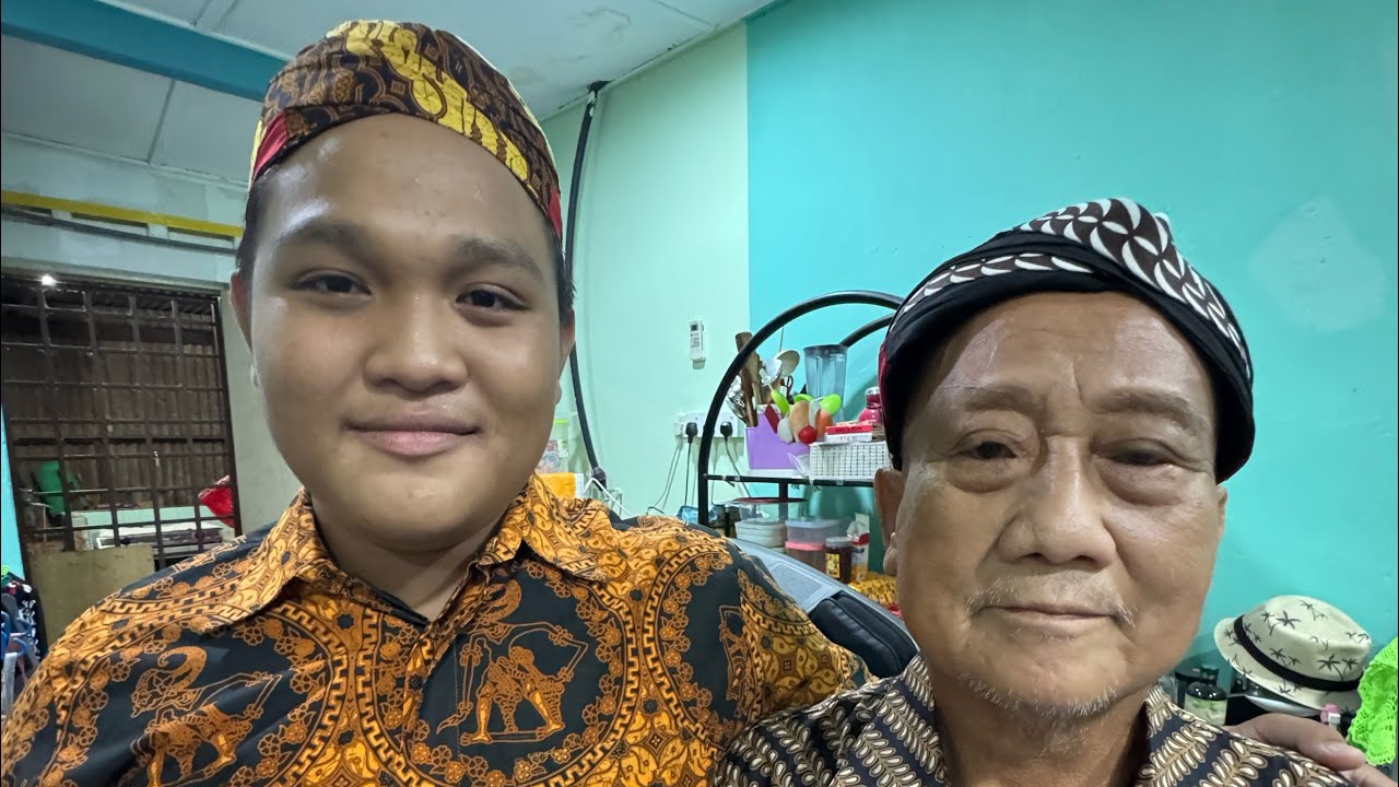 JEMPUT ORANG TUA DI RUMAH ADIK // OLE OLE BATIK JOGJAKARTA UNTUK BUJANG SIGAT // 