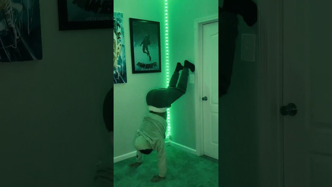 There&rsquo;s a surprise at the end 👀 #relatable #skit #tiktok #dance #funny #noahjaywood #energy