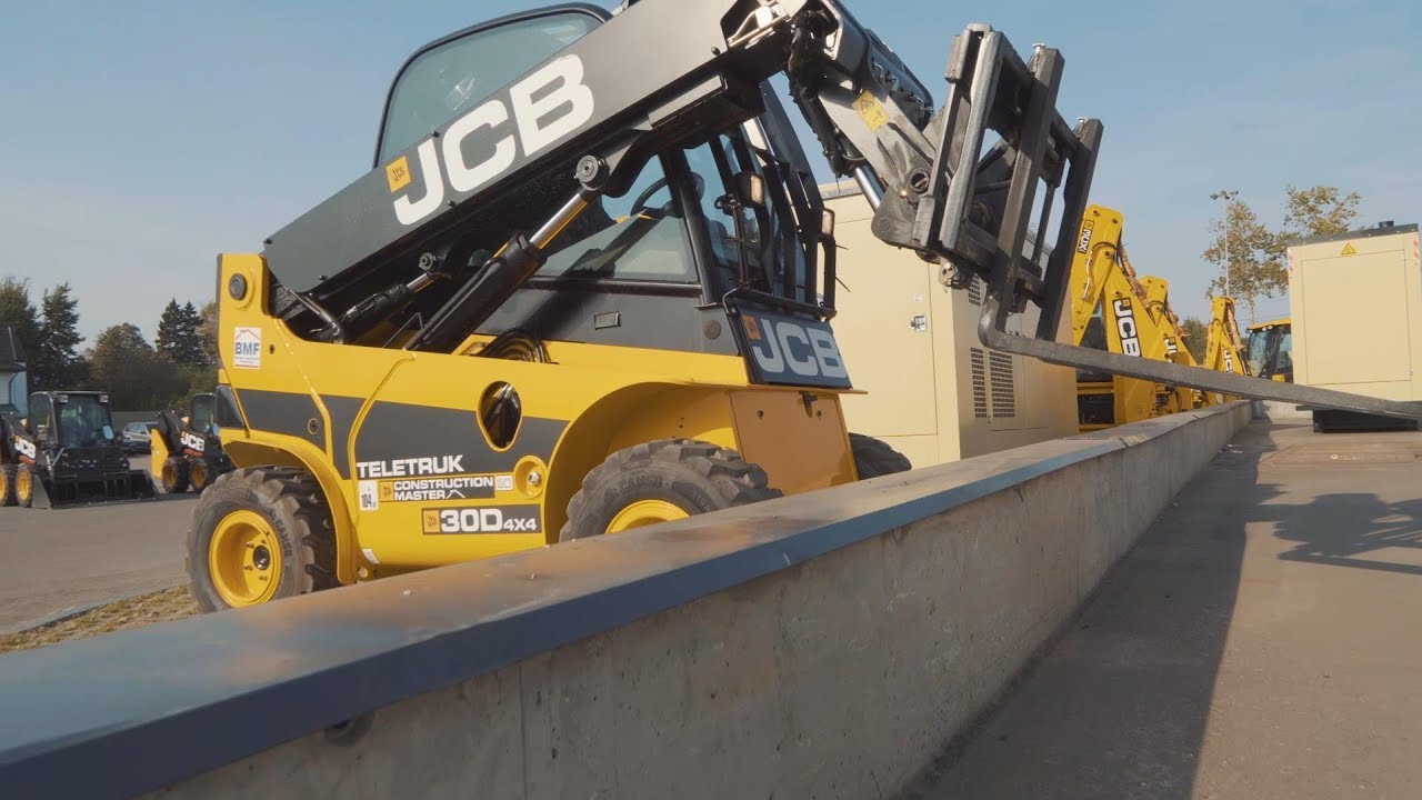 Вы ещё пользуетесь мачтовым погрузчиком? Тогда смотрите что умеет JCB Teletruk 💪🚜