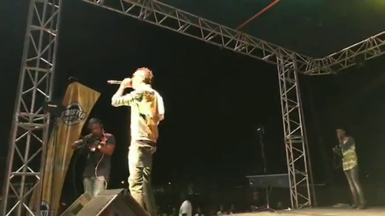 Vano Baby en concert live au Gabon