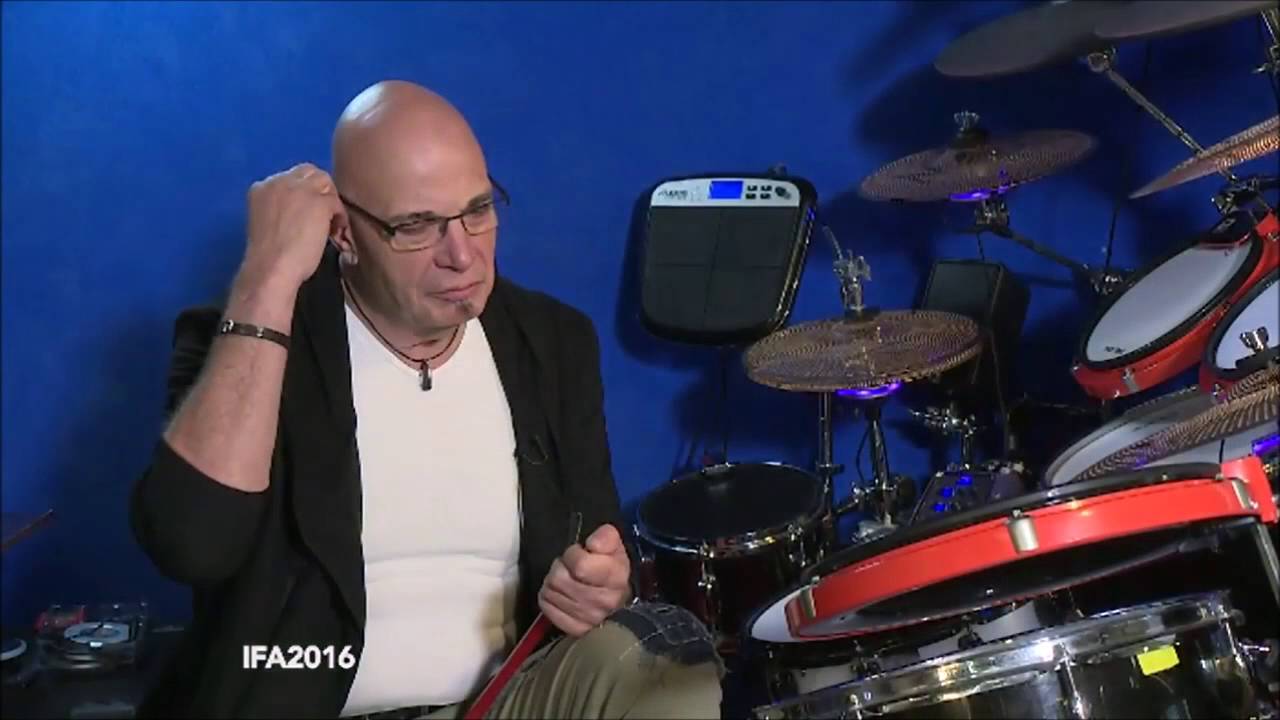 City-Drummer Klaus Selmke hat High-Tech im Ohr