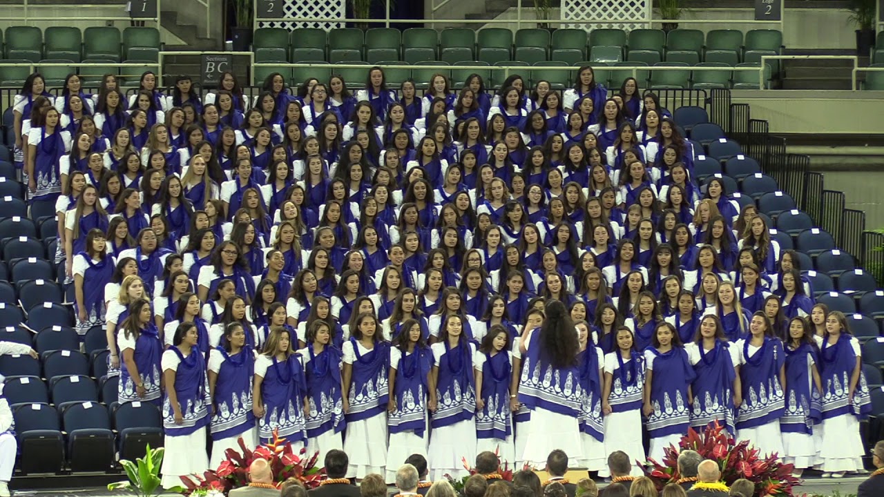 Class of 2018 women sing Lei No Kaʻiulani at KSK Commencement 2018