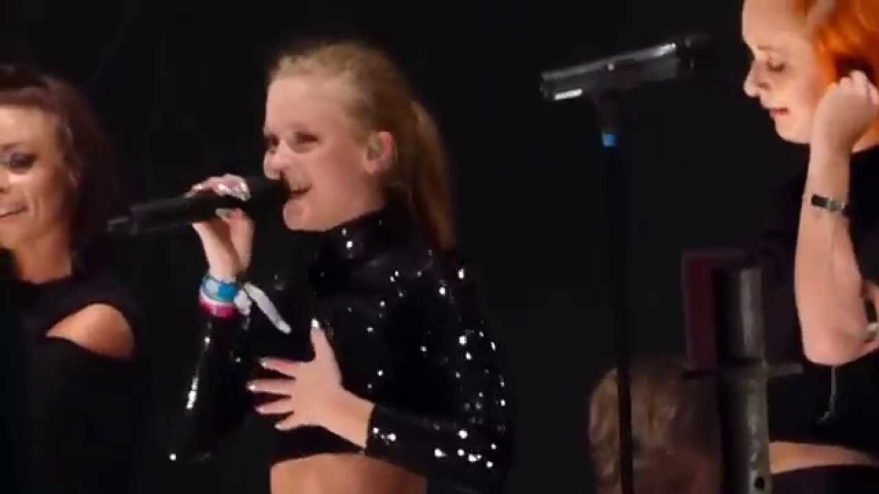 ZARA LARSSON - CAN´T HOLD BACK - STOCKHOLM - WE ARE STHLM 15.08.2015