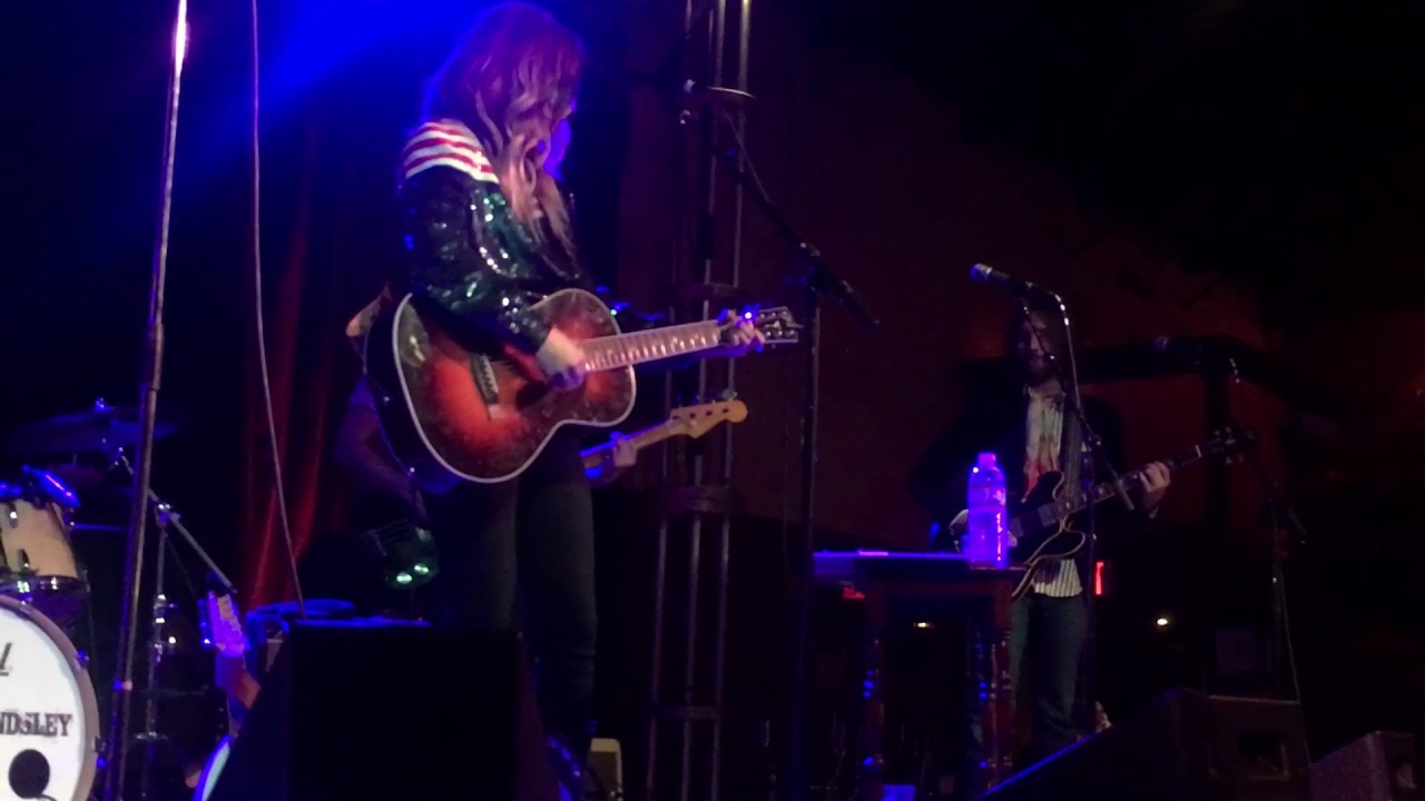 Elizabeth Cook - Too Drunk To Fuck (Dead Kennedys cover)