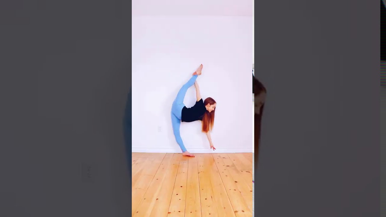 Charli D&rsquo;amelio Viral Flexibility TikTok Recreation by Anna McNulty