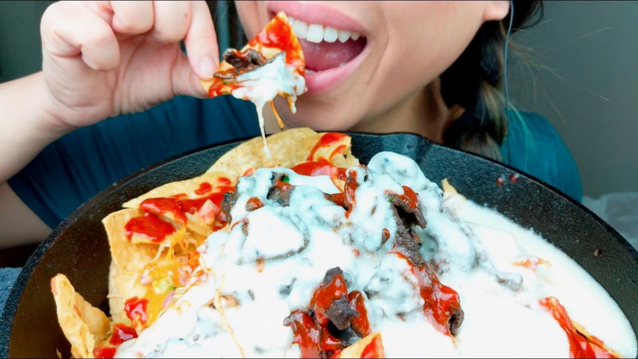 ASMR Korean NACHOS Bulgogi Cheesy Gochujang Chips *No Talking* suellASMR