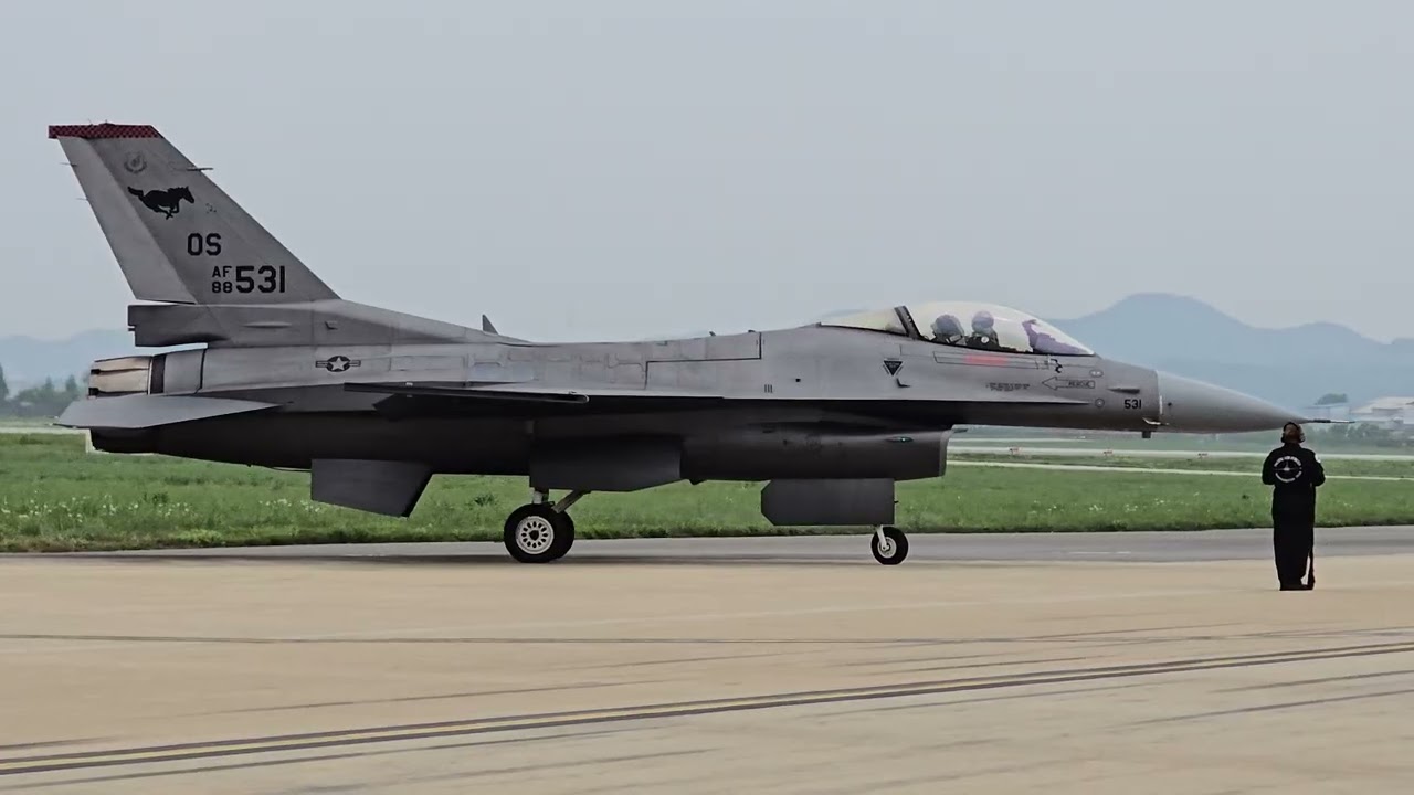 Osan Air Power Day PACAF F-16 Taxi in