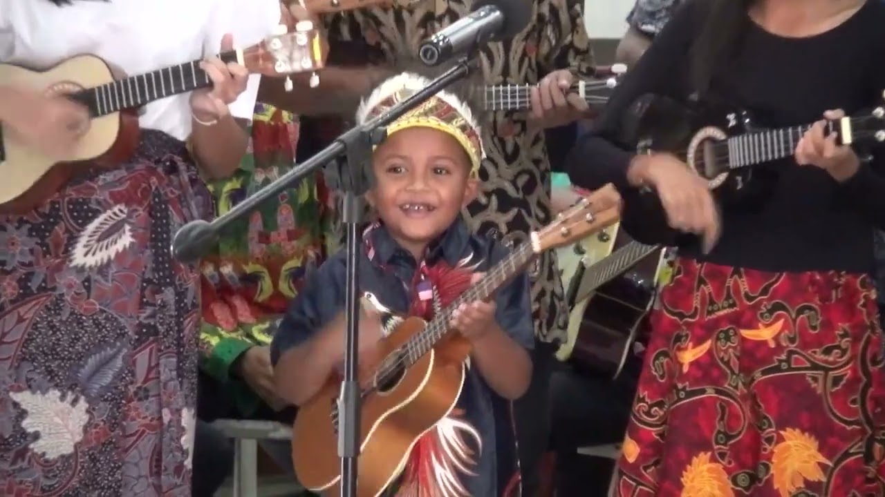 IBADAH KONTEKSTUAL ETHNIS PAPUA GKI KANAAN Perumnas IV