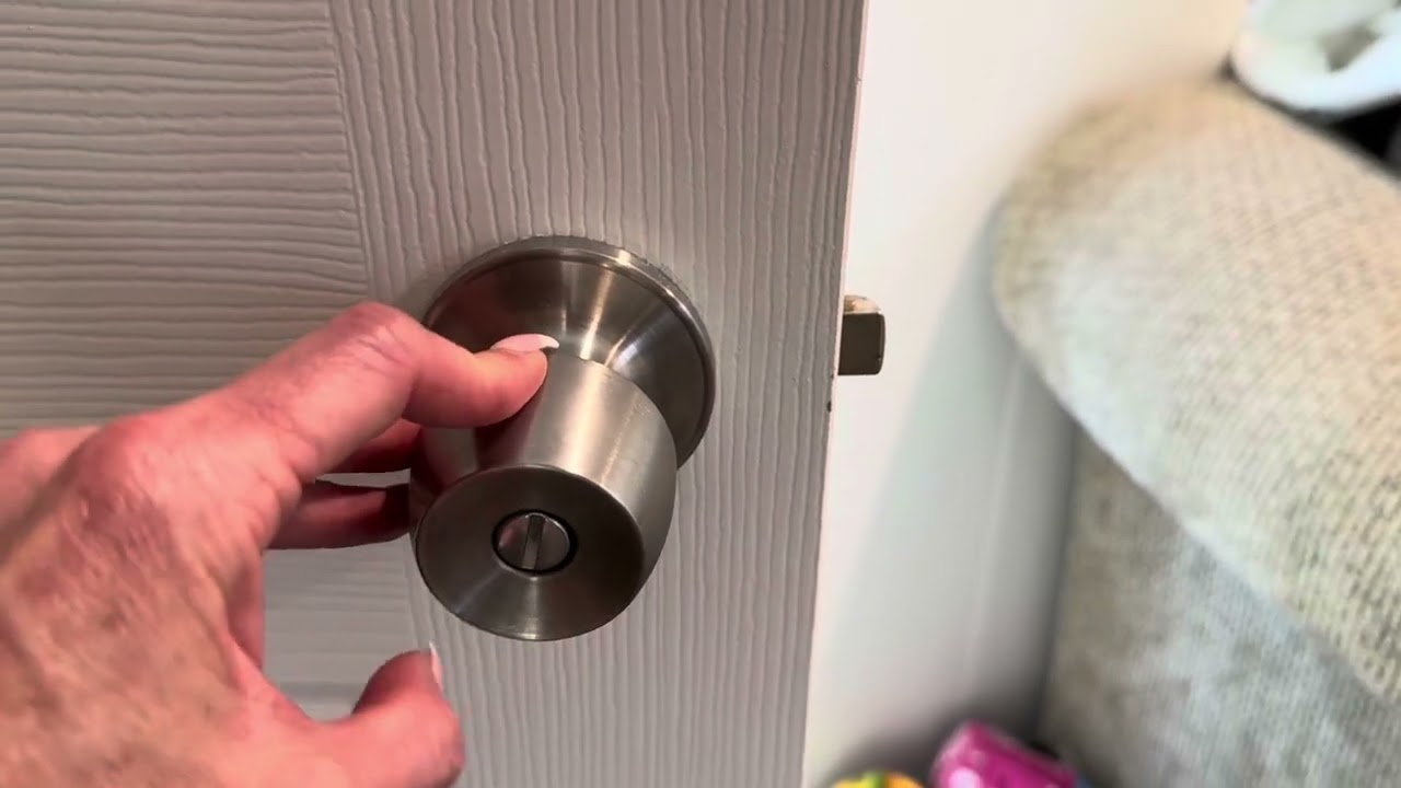 BESTTEN Privacy Door Knob with Removable Latch Plate Review