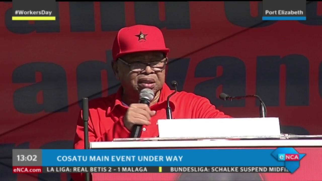 Blade Nzimande addresses workers at Cosatu rally