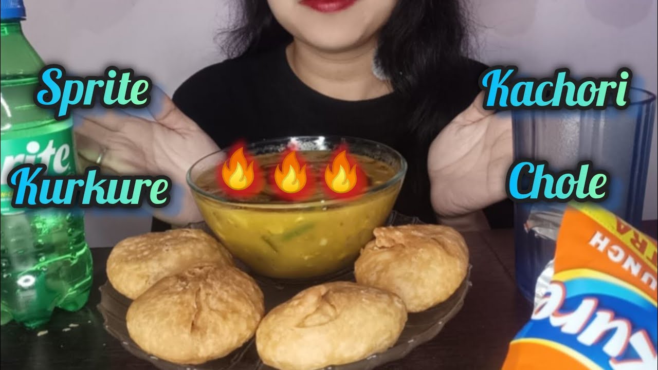 Eating yummy🤤 Kachori, spicy chole🔥, Sprite, kurkure | Kachori & chole