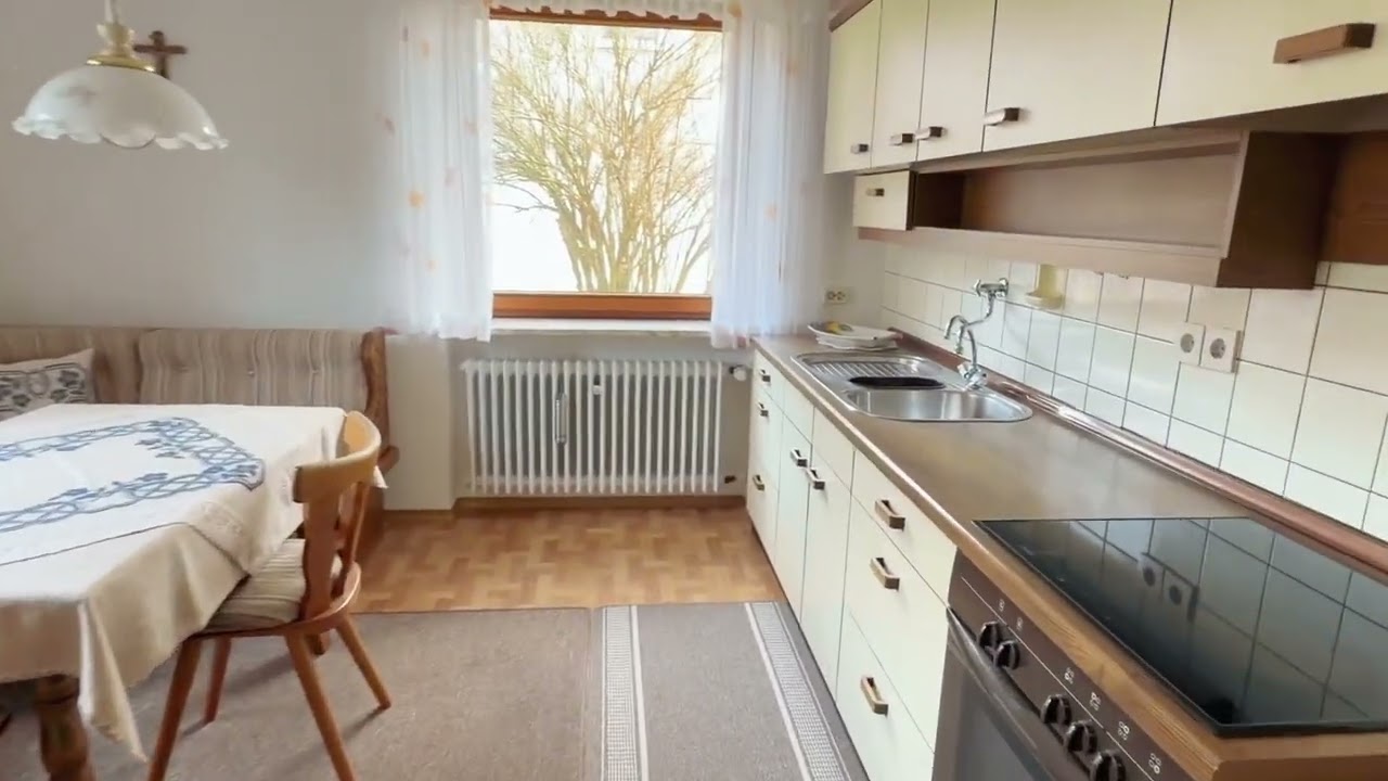 Viel Platz für die Familie – Einfamilienhaus mit Terrasse & Balkon