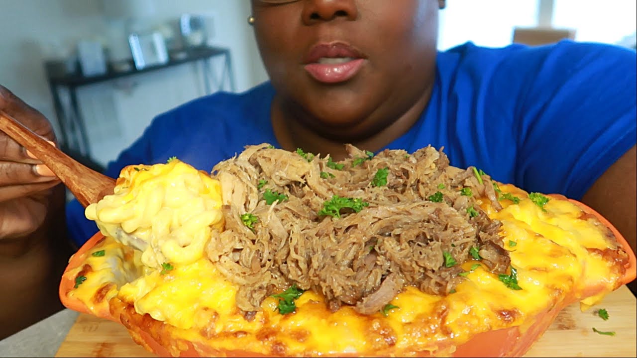 PULLED PORK MAC N CHEESE COOKING AND EATING Roasting A Whole Pork Shoulder