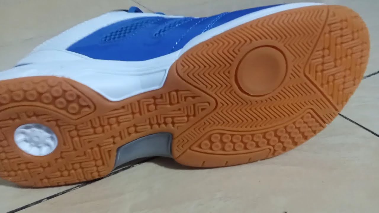 Sports Non Marking Shoes Available 