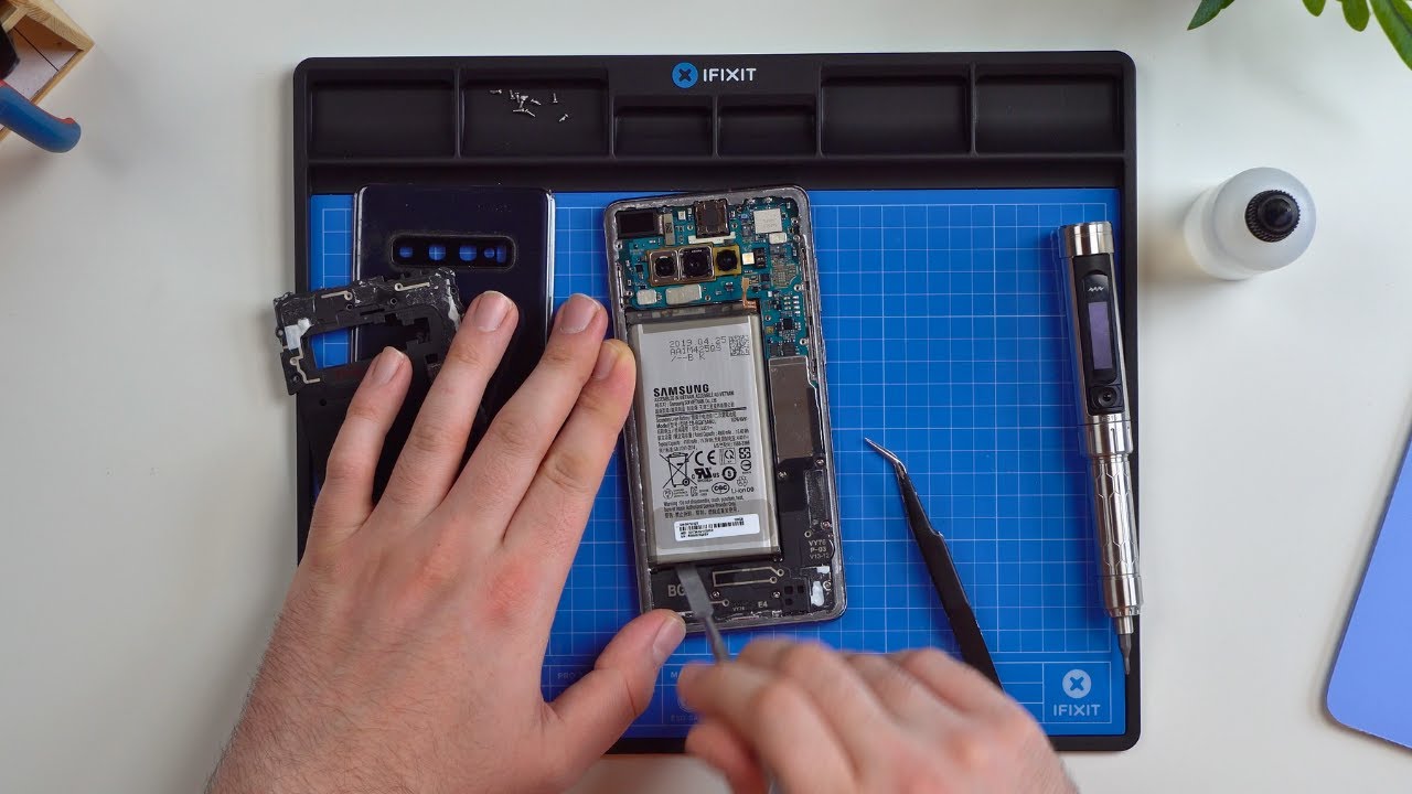 So wird die Batterie vom Samsung Galaxy S10 Plus gewechselt