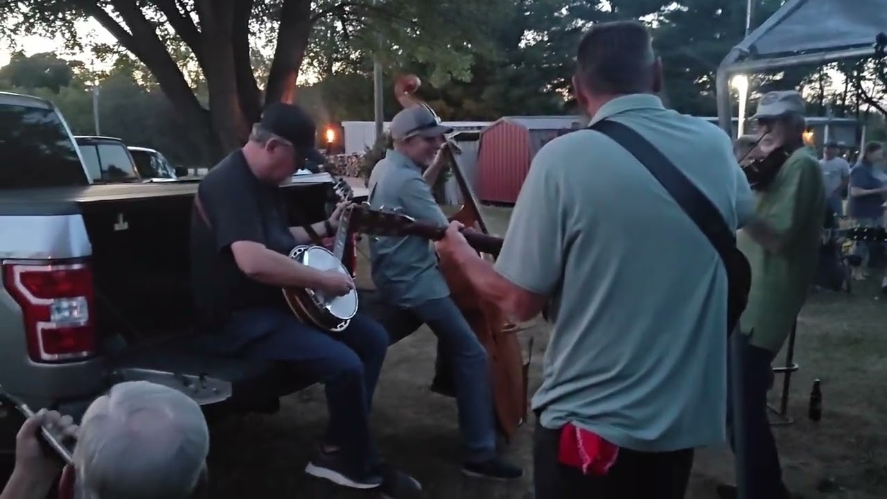 Friday night pickin'