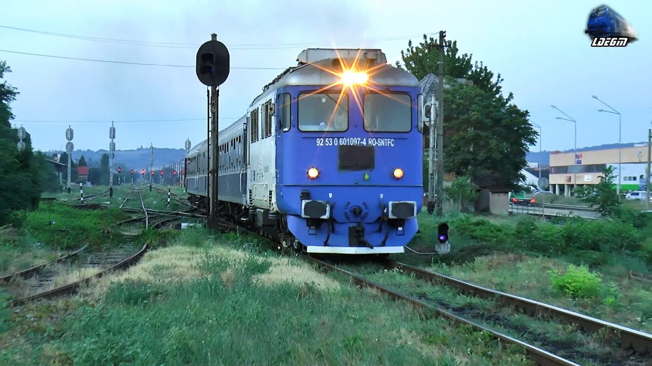 060-DA 60-1097-4 & R3118 Oradea-Arad-Timișoara Nord in Gara Oradea Vest Station - 17 August 2020